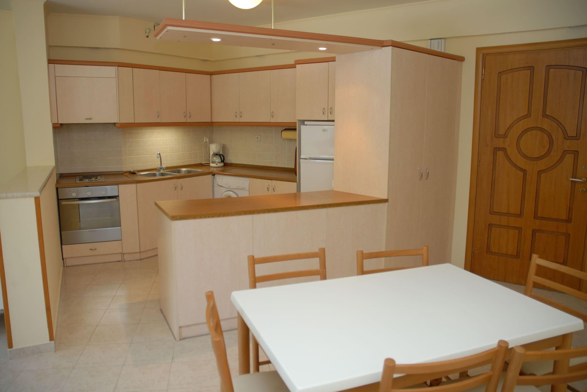 Niki Hotel Apartments Ялиссос Экстерьер фото