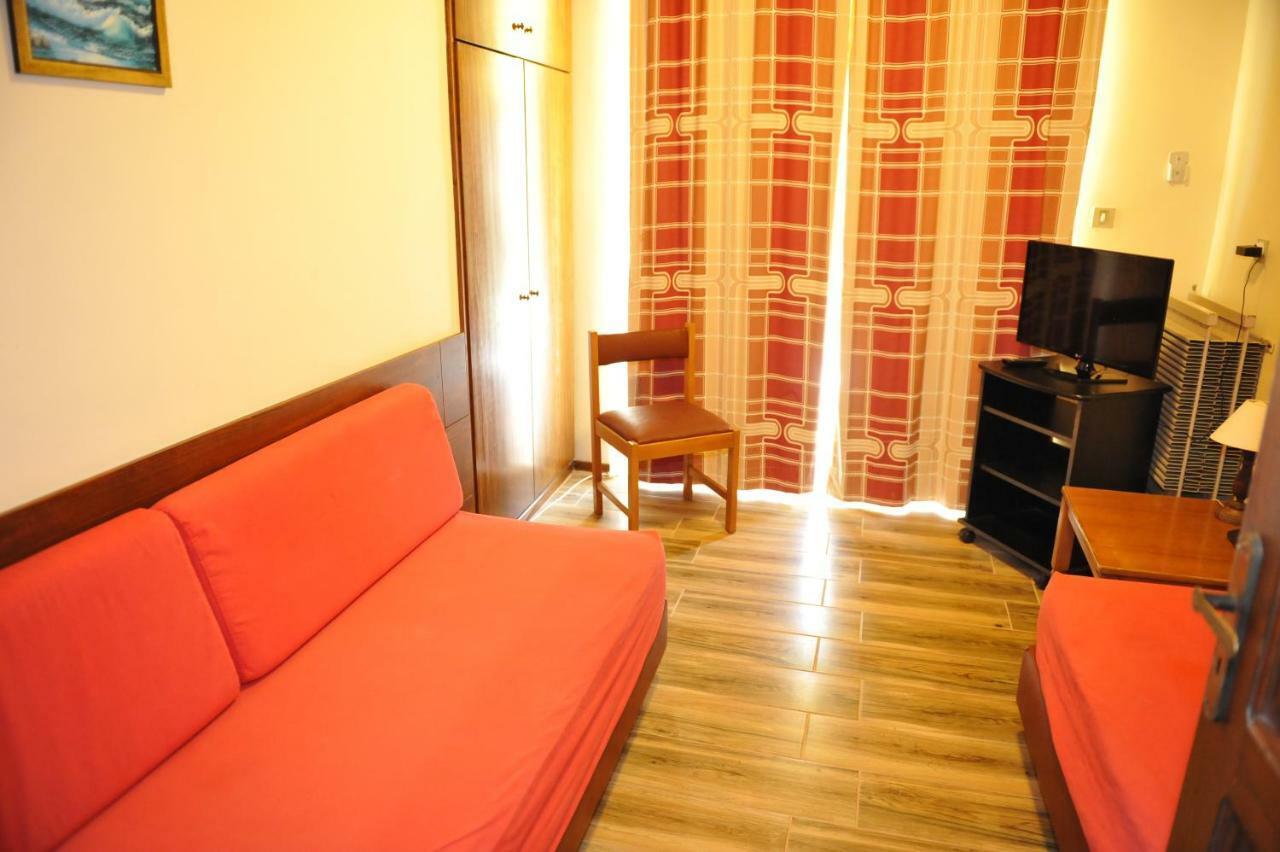 Niki Hotel Apartments Ялиссос Экстерьер фото